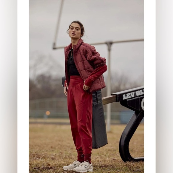 Free People Movement Pippa Packable Pullover Puffer Sour Cherry, Size Lg - Picture 4 of 11